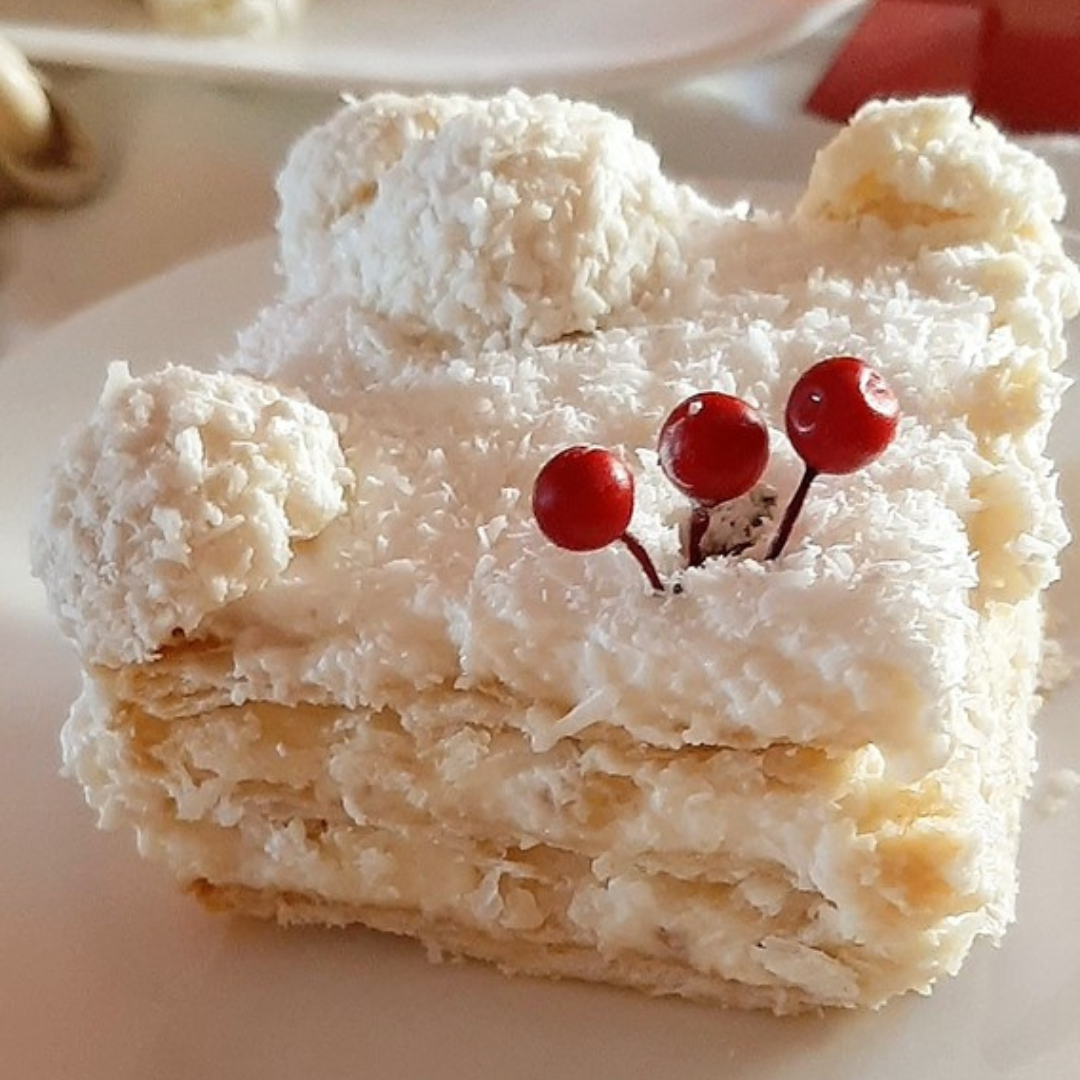 Torta Raffaello con cocco grattugiato