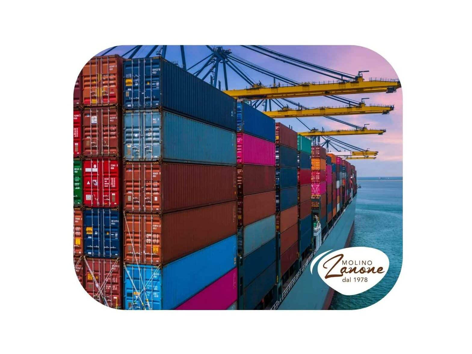 Container colorati di importazioni di anacardi e cocco Molino Zanone
